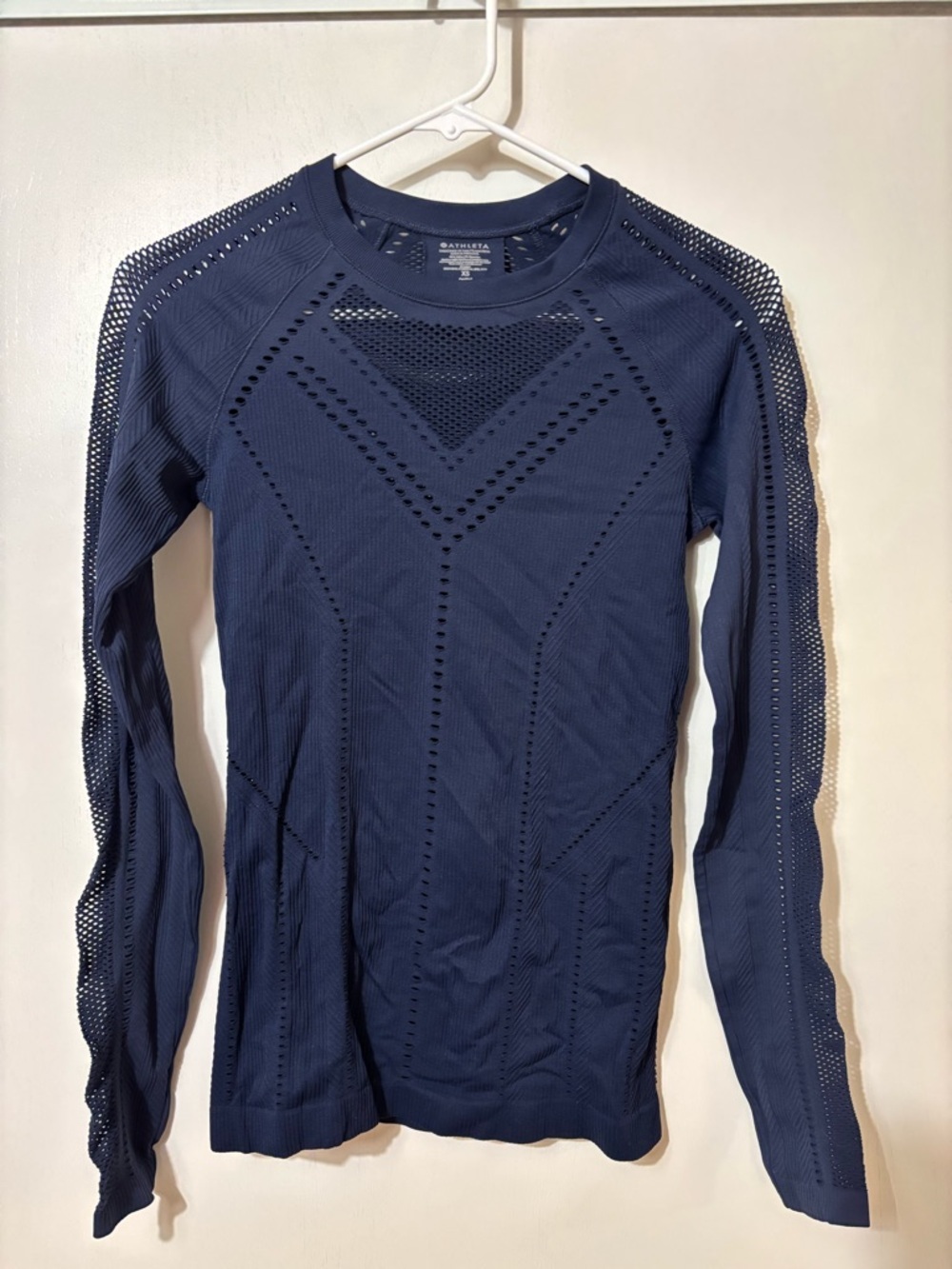 Athleta Oxygen Mesh Top Navy Size XS Long Sleeve Net Elevated Athleisure Fitness - Picture 4 of 7